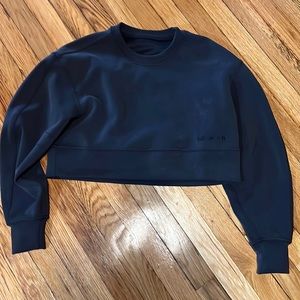 Lululemon sweatshirt crop